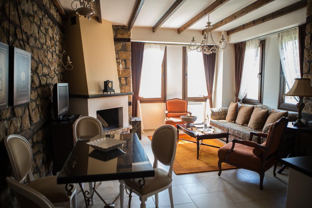 Archontiko Emmanouilidi Suites Káto Loutrákion 외부 사진