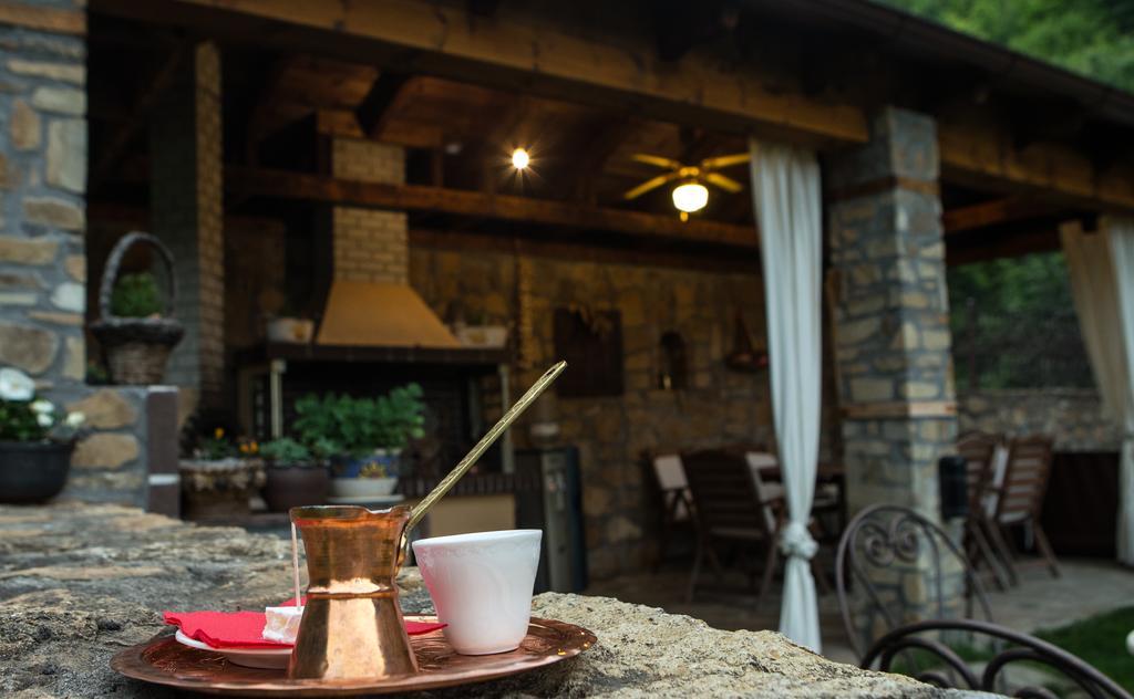 Archontiko Emmanouilidi Suites Káto Loutrákion 외부 사진